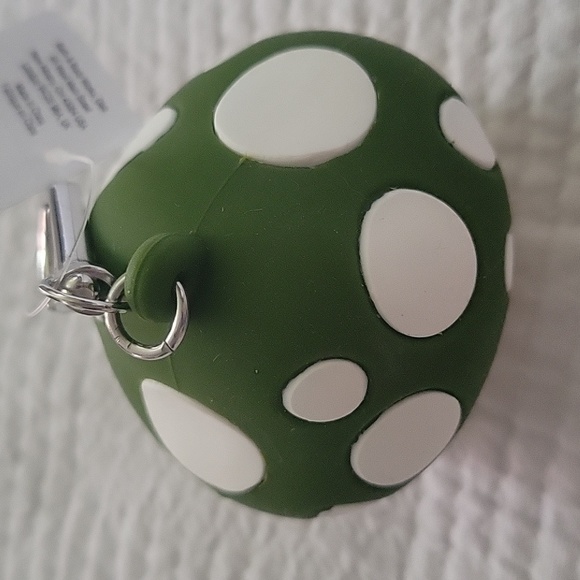 Bath and Body Works Mushroom Pocketbac Hand Sanitizer Holder - Picture 4 of 5